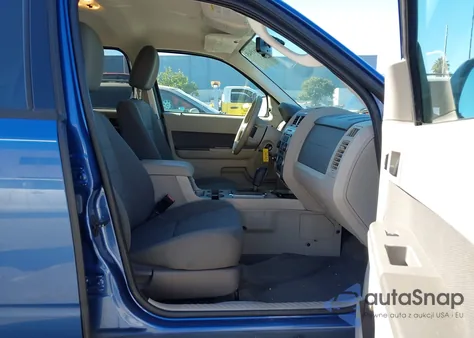 2009 Ford Escape Xlt z USA, uszkodzony, nr VIN 1FMCU93GX9KB62083